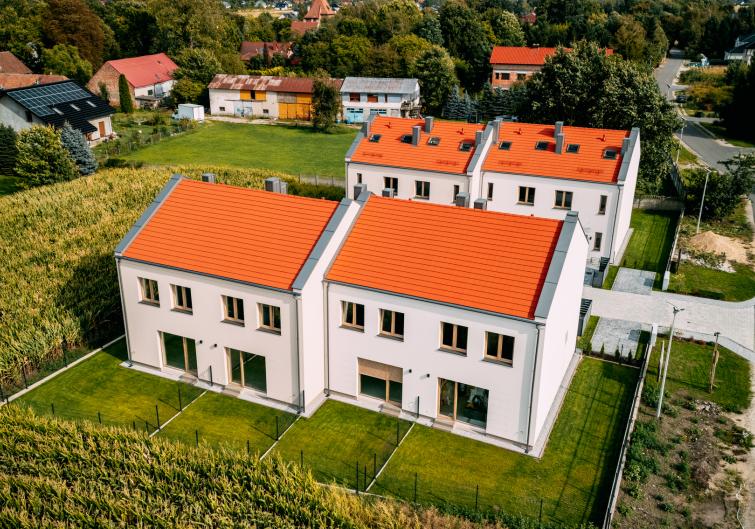 Domy w Biestrzykowie - gotowe osiedle z lotu ptaka 2