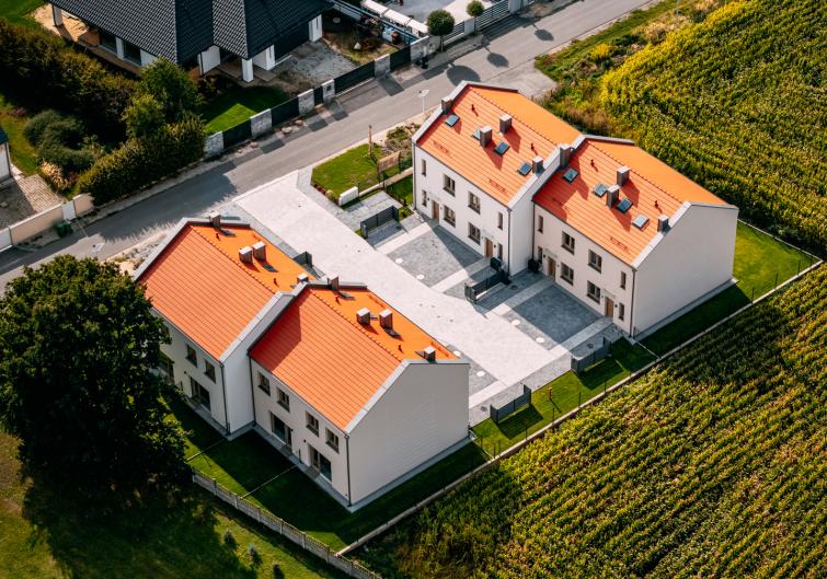 Domy w Biestrzykowie - gotowe osiedle z lotu ptaka 5