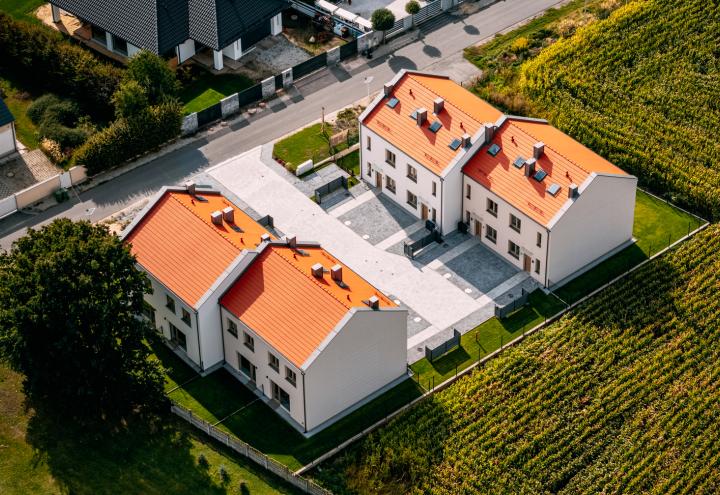 Domy w Biestrzykowie - gotowe osiedle z lotu ptaka 