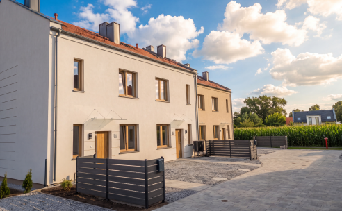 Domy w Biestrzykowie - front